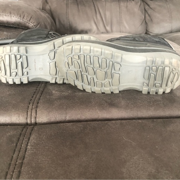 Thinsulate Boys Size 2 Boots - Picture 6 of 7